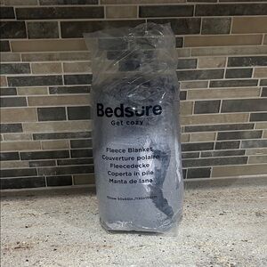 NWT Bedsure Get Cozy Gray Fleece Blanket Throw 50x60